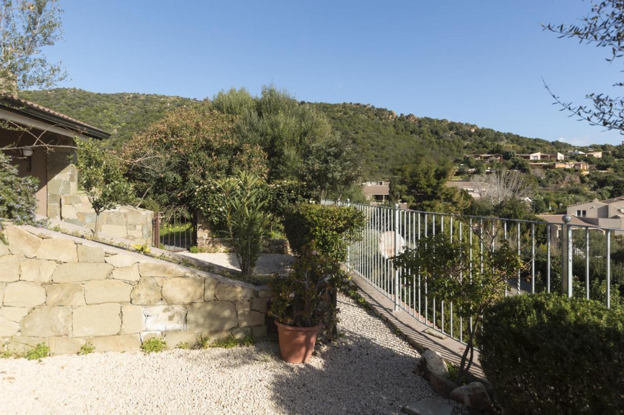 Villa Sa Tiria Chia Exterior foto