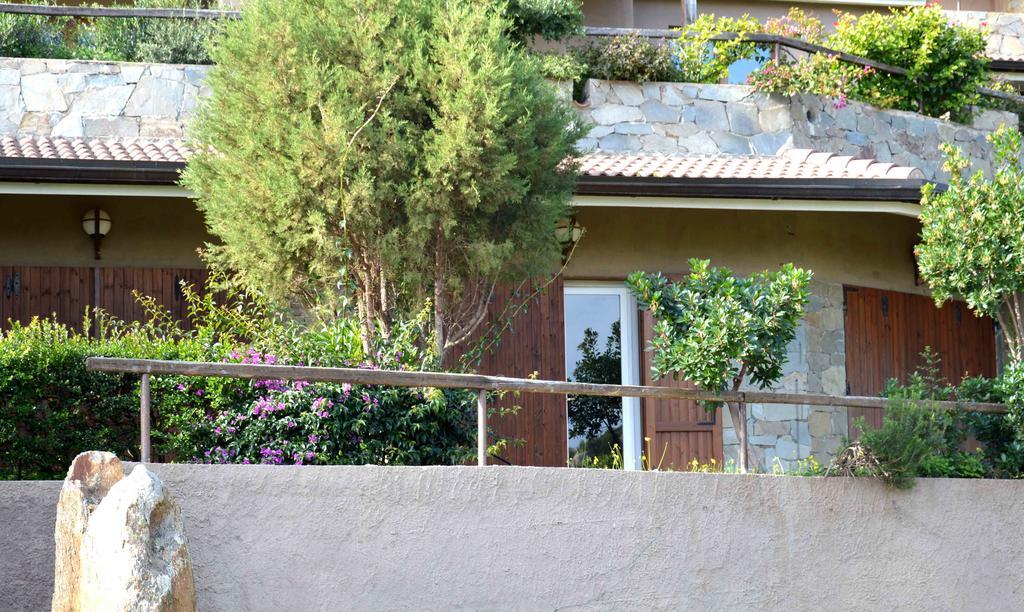 Villa Sa Tiria Chia Exterior foto