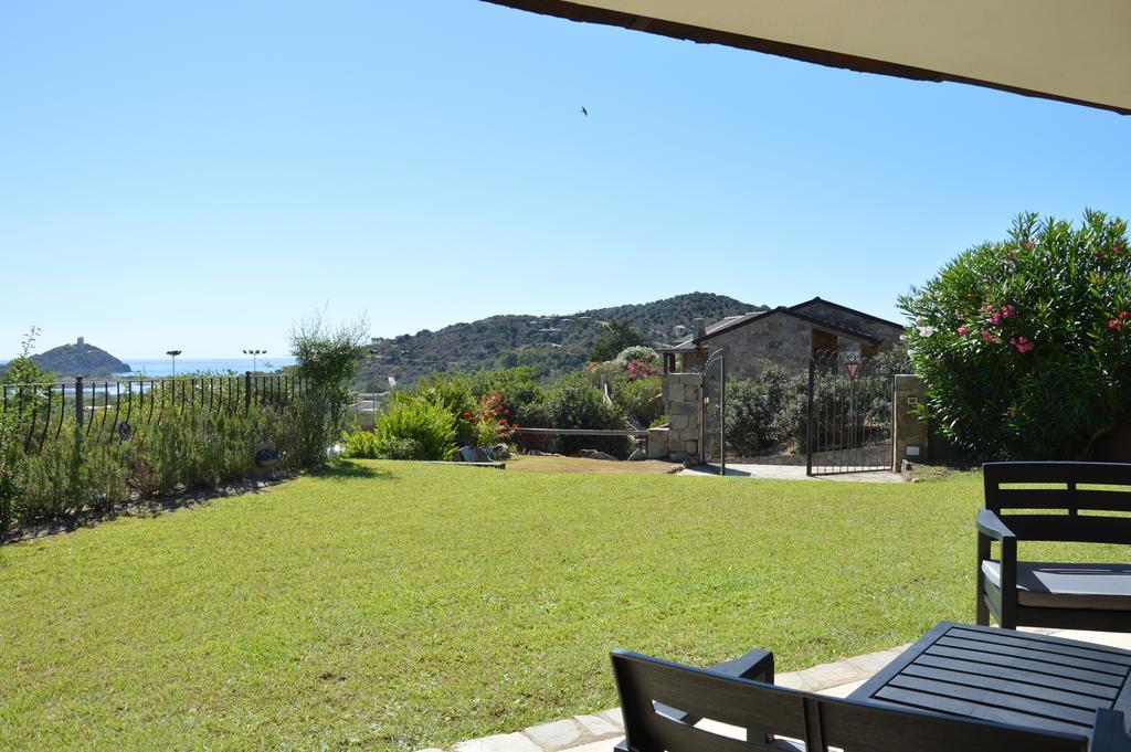 Villa Sa Tiria Chia Exterior foto