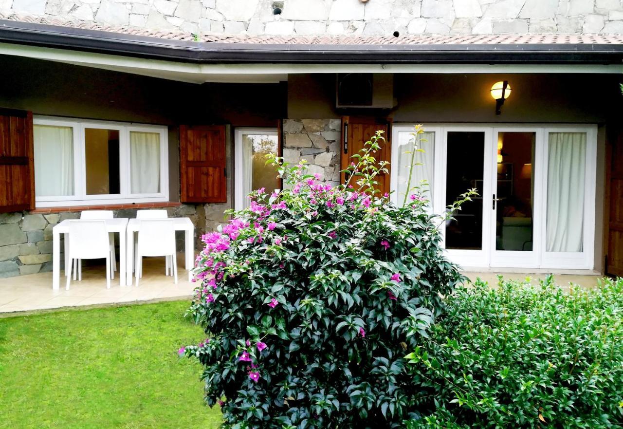 Villa Sa Tiria Chia Exterior foto